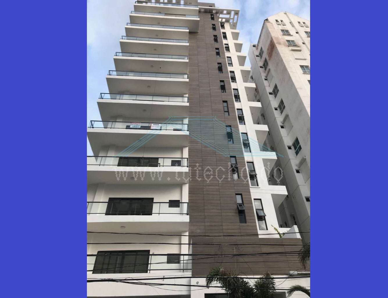 VENDO CÓMODO APTO. EN TORRE 330mts. 3H, 3 ½ B, 2P – NACO